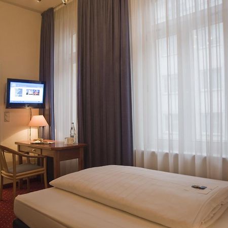Hotel Fuerst Bismarck Αμβούργο Δωμάτιο φωτογραφία