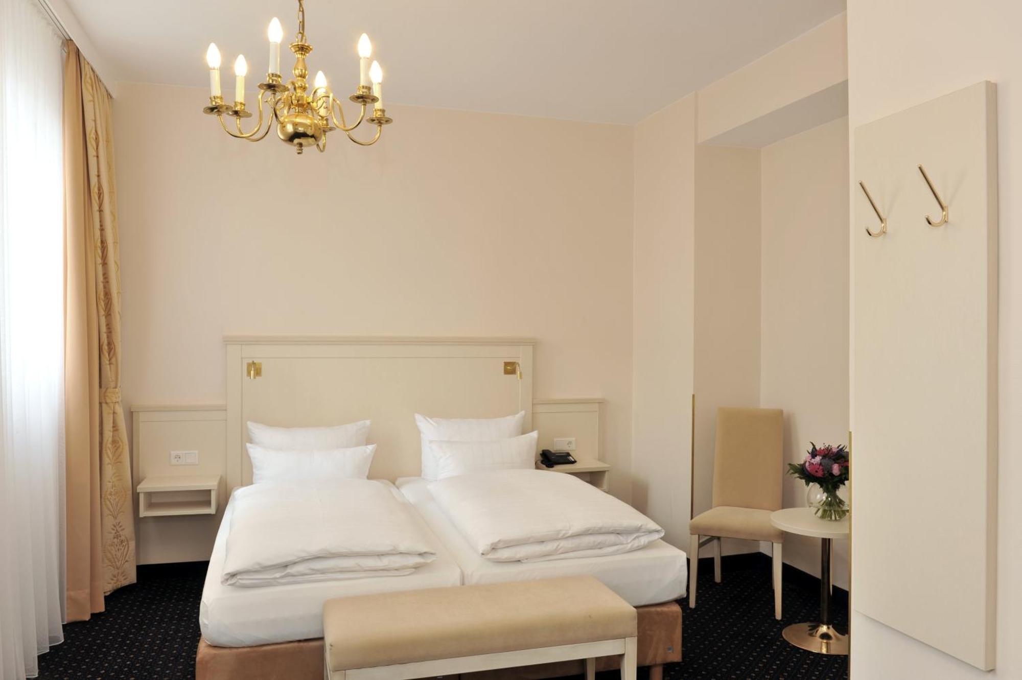 Hotel Fuerst Bismarck Αμβούργο Δωμάτιο φωτογραφία