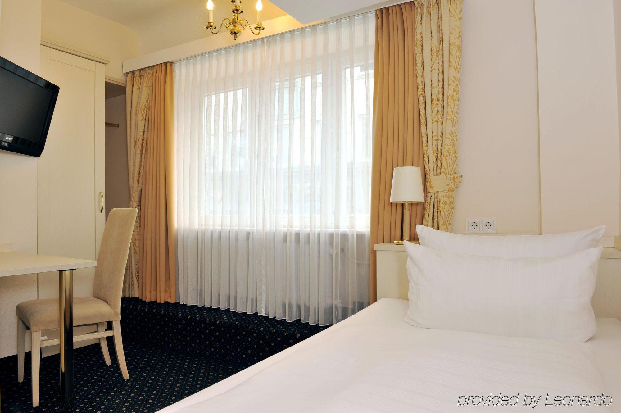 Hotel Fuerst Bismarck Αμβούργο Δωμάτιο φωτογραφία